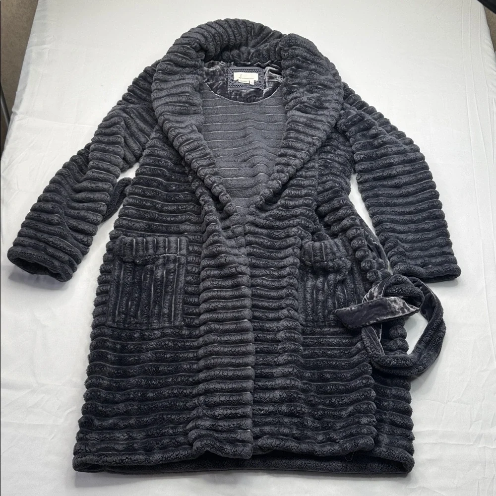 Anthropologie Mariposa Gray Lush Luxurious Faux Fur Robe Size large medium M/L